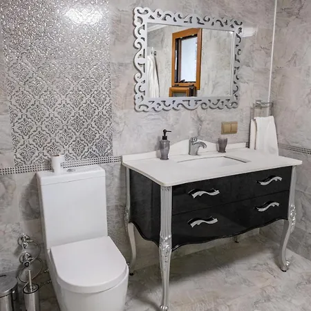 Villa Private In The Forest With Pool And Jacuzzi Urla