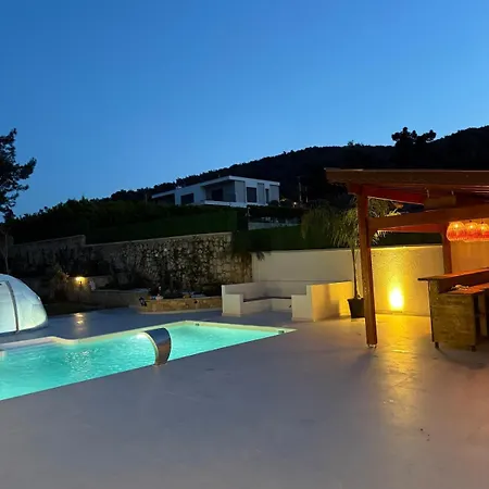 Private In The Forest With Pool And Jacuzzi *